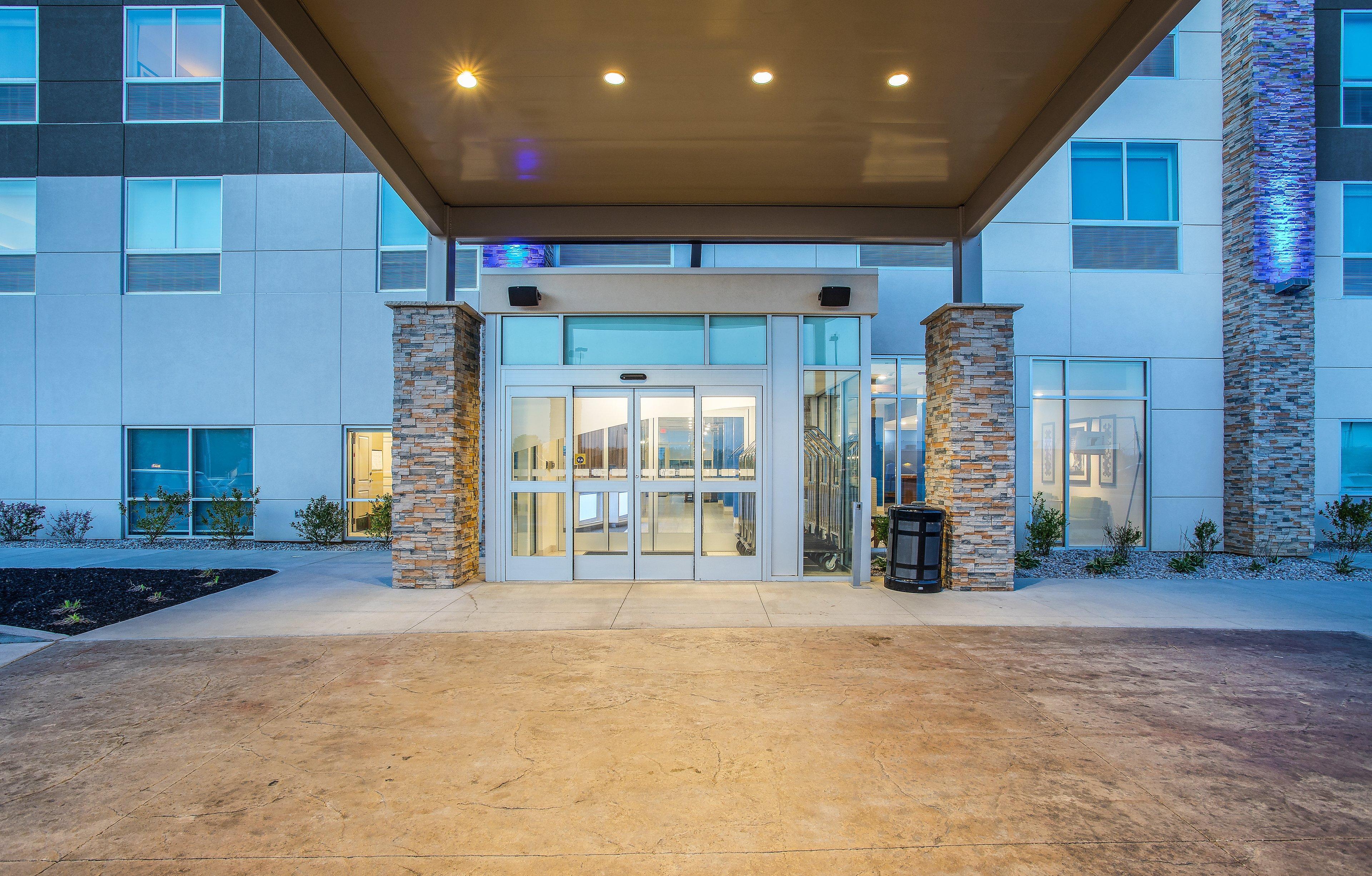 Holiday Inn Express & Suites - Lexington W - Versailles, An Ihg Hotel Exterior photo